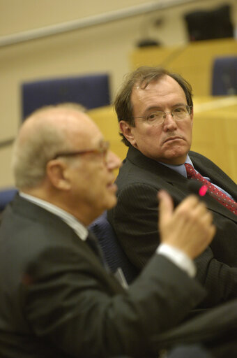 Photo 10: UN Special Rapporteur on the Right to Food, Jean ZIEGLER, holds a news conference in Brussels