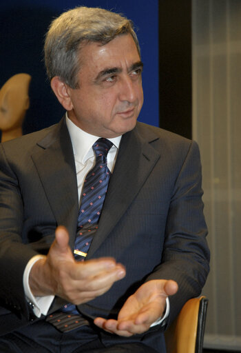 Fotografia 13: European Commissioner meets with Prime Minister of Armenia, in Strasbourg