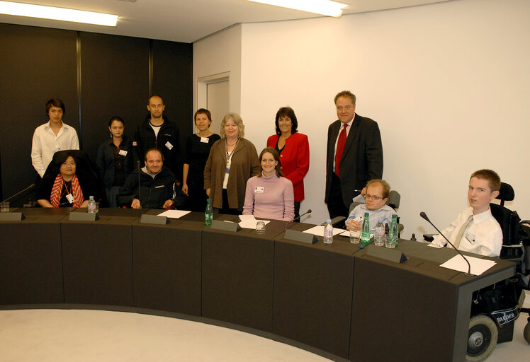 Fotografia 5: Meeting with disabled people.