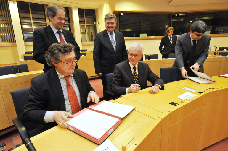 Photo 4: Official signing of LEX, European legislation into law, on Political Parties and on Humanitarian Aid