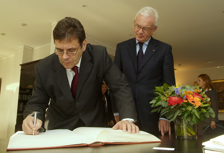 Foto 2: EP President meets with the Prime Minister of Serbia.