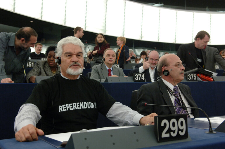 Fotagrafa 44: Plenary session in Strasbourg - Proclamation and signing of the Charter of Fundamental Rights by EP President, President-in-office of the Council and Commission President