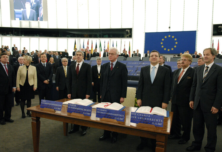 Fotagrafa 14: Plenary session in Strasbourg - Proclamation and signing of the Charter of Fundamental Rights by EP President, President-in-office of the Council and Commission President