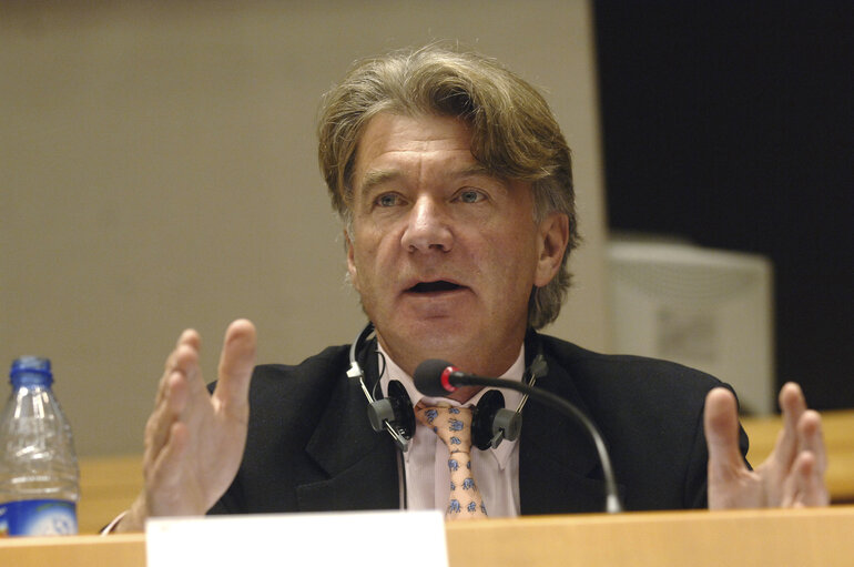 Fotografija 2: Anders WIJKMAN in a meeting at the EP in Brussels.