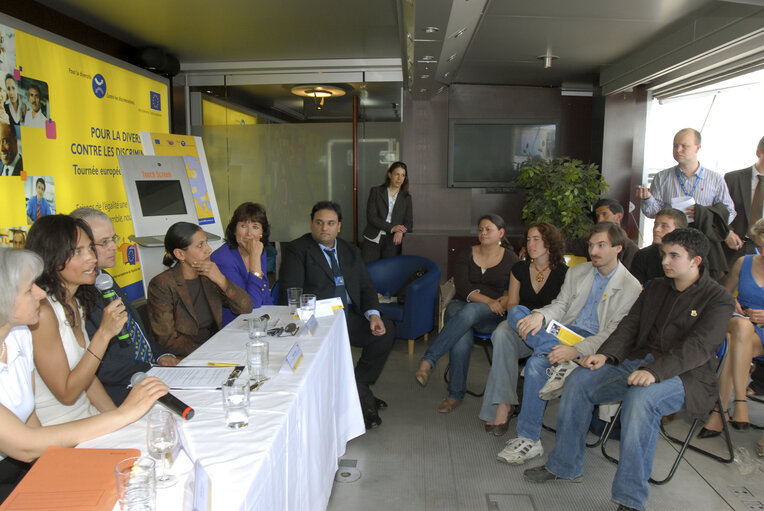 Fotografija 10: Launch of the 2007 European Year of equal opportunities for all - For diversity, against discrimination