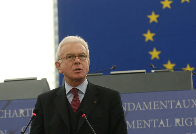 Fotagrafa 41: Plenary session in Strasbourg - Proclamation and signing of the Charter of Fundamental Rights by EP President, President-in-office of the Council and Commission President