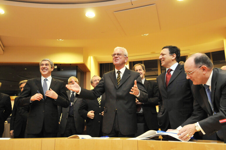 Photo 7: Official signing of LEX, European legislation into law, on Political Parties and on Humanitarian Aid