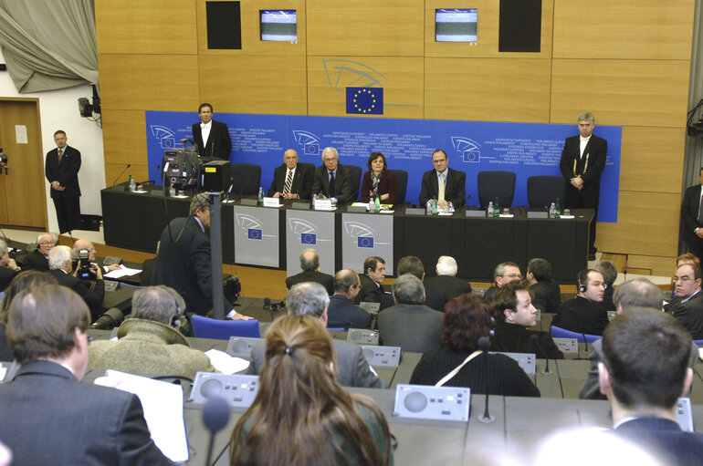 Fotografie 25: Plenary session in Strasbourg - Press conference following a formal sitting with President of Italy