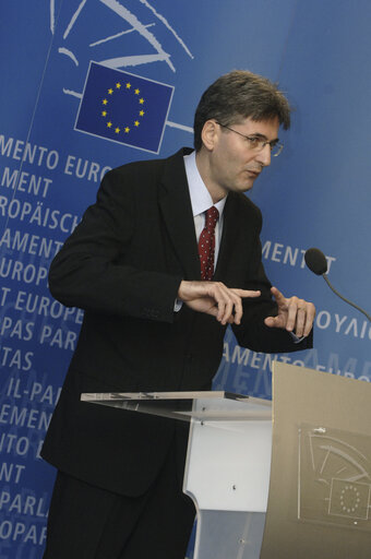 Photo 15: Press conference by Leonard ORBAN, Romanian Commissioner-designate for the portfolio of Multilingualism, after his hearing by the CULT committee in participation with the AFCO committee