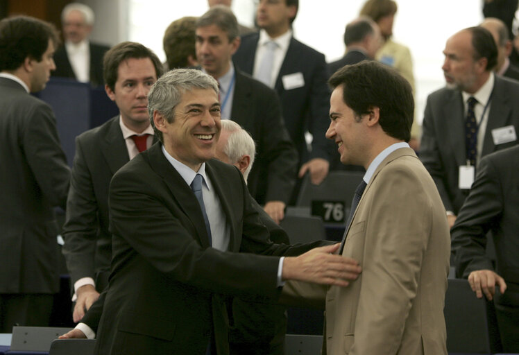 Φωτογραφία 17: The Prime Minister of Portugal in plenary session in Strasbourg.