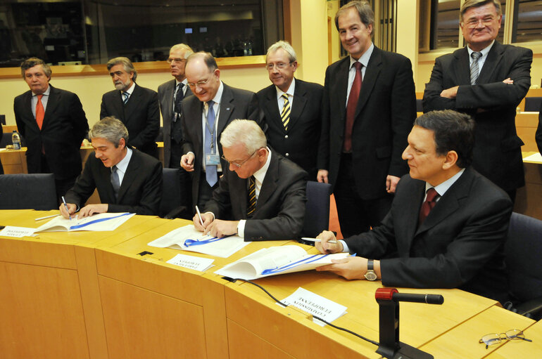 Photo 8: Official signing of LEX, European legislation into law, on Political Parties and on Humanitarian Aid