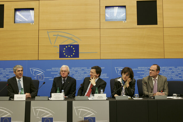 Fotografia 8: Press conference on the Portuguese Presidency following the visit of the Prime Minister of Portugal to the EP.