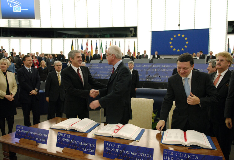 Fotagrafa 13: Plenary session in Strasbourg - Proclamation and signing of the Charter of Fundamental Rights by EP President, President-in-office of the Council and Commission President