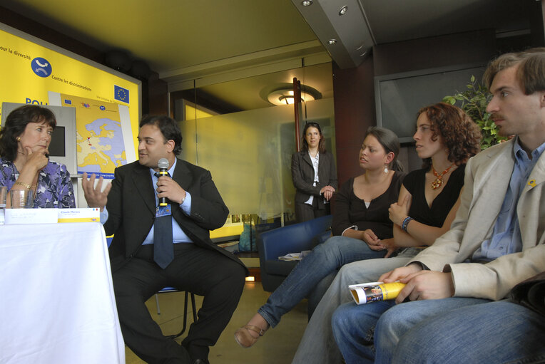 Fotografija 3: Launch of the 2007 European Year of equal opportunities for all - For diversity, against discrimination