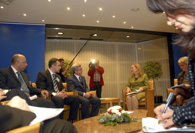 Fotografia 10: European Commissioner meets with Prime Minister of Armenia, in Strasbourg