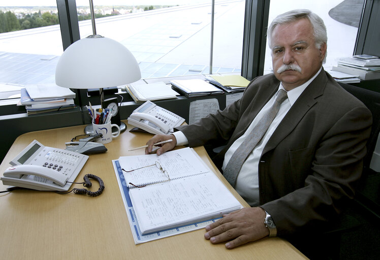 Foto 8: Ioannis GKLAVAKIS at the EP in Strasbourg.