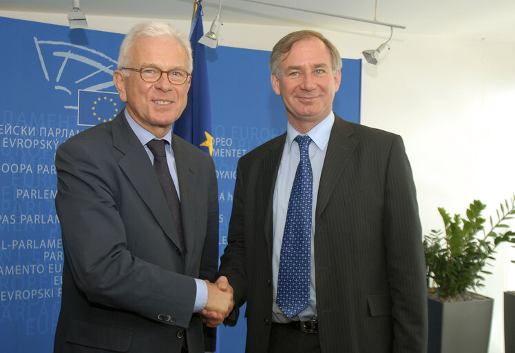 Foto 2: EP President meets with the British Minister for European Affairs in Strasbourg