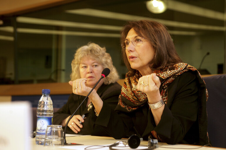 Photo 15: Press conference in Brussels following the visit of centres for detention of illegal immigrants in Belgium