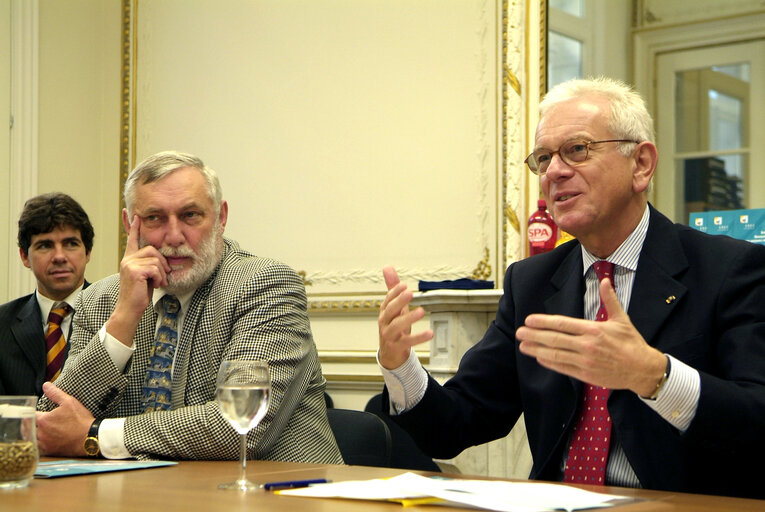 Fotografie 17: EP President visits the Renewable Energy House.