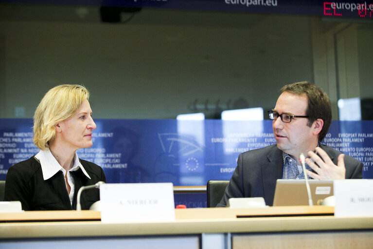 Fotografie 12: Mini-Hearing on The Recast of the Roaming Regulation