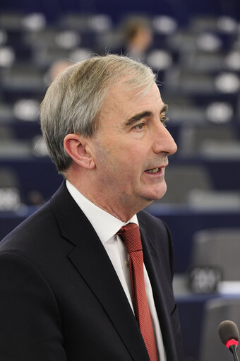 Foto 4: Opening plenary session in Strasbourg, week 46 - Point of order