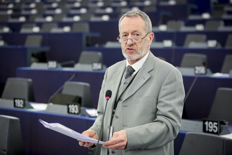 Foto 6: Plenary session - Week 06  2018 in Strasbourg - Votes followed by explanations of votes