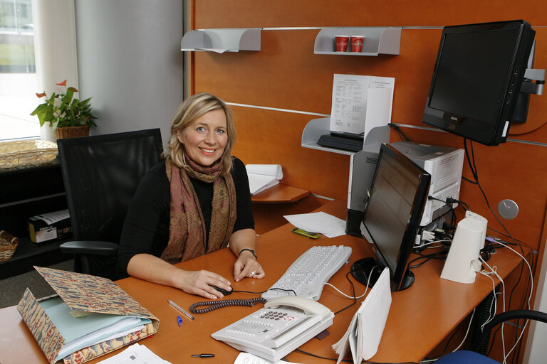 Photo 23 : MEP Krisztina MORVAI