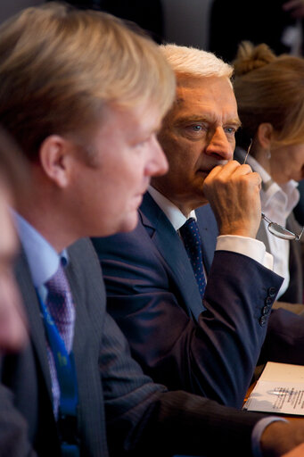 Fotogrāfija 1: President of the European Parliament Jerzy Buzek (2nd L) and Peter Sorensen (L), EU Special Representative and Head of EU Delegation to Bosnia and Herzegovina meet  with eadership of the Parliamentary Assembly of Bosnia and Herzegovina in Sarajevo