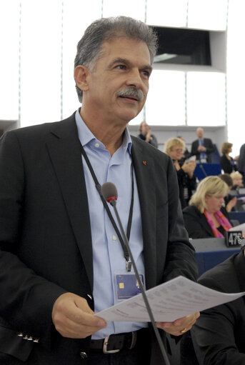 Fotografi 3: MEP Spyros DANELLIS in Plenary Session