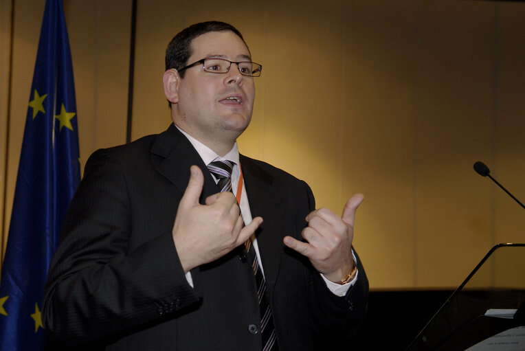 Billede 12: Fair chances for both men and women  Women’s rights/Equal opportunities