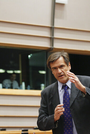 Photo 9: Meps in the hemicycle in Brussels, week 48 - Prepration for the European Council