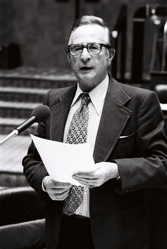 Foto 2: The delegue Pierre LAGORCE during a session in Luxembourg in October 1978.