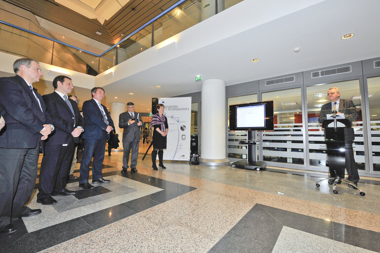 Photo 11 : Official opening event of new premises of Library Reading Room and ITEC service desk