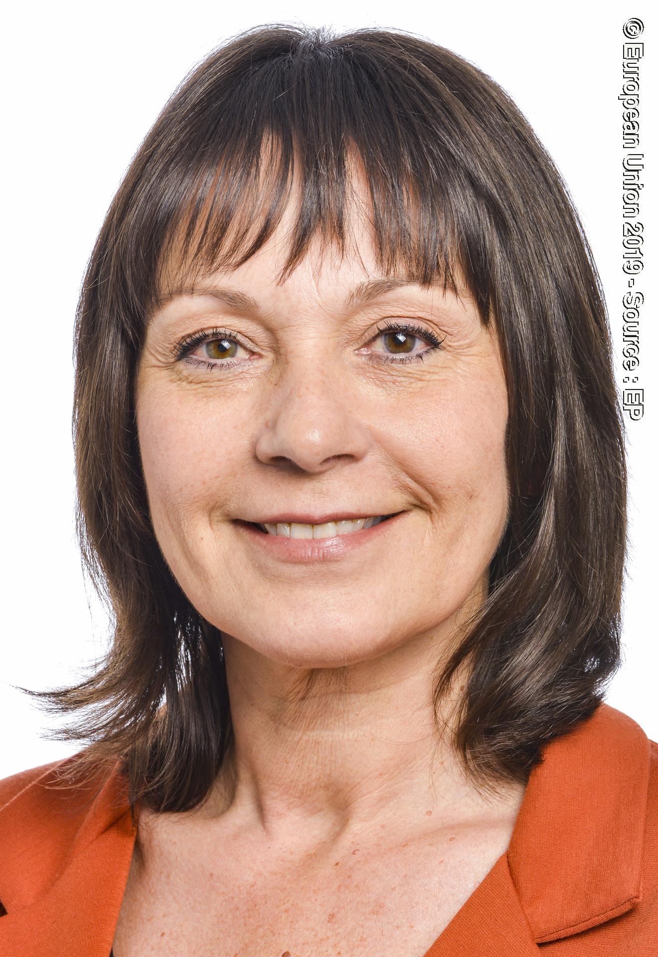 Photo 39: Sylvie GUILLAUME official portrait - 9th Parliamentary term