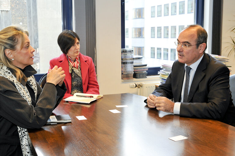 Director of the Media Directorate within the Directorate-General for Communication of the Parliament meets former Colombian Minister of Foreign Affairs, Minister of National Education