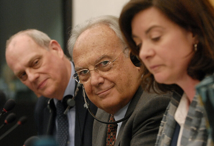 Fotografia 3: Meeting on the outcome of the negotiations on the electricity and gas package.