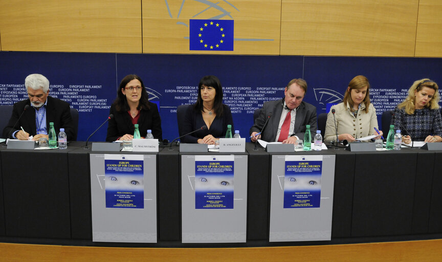 Fotó 15: Press conference on Combatting sexual abuse, sexual exploitation of children and child