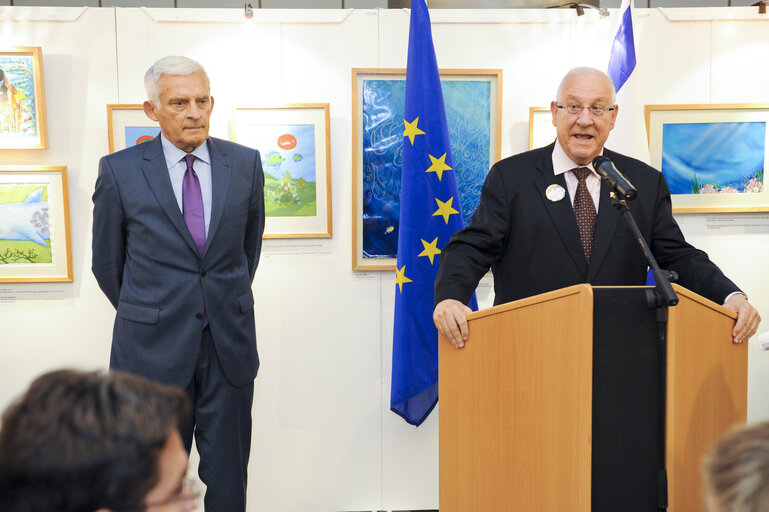 Foto 1: Exhibition gilad SHALIT with EP President and Speaker of the Knesset