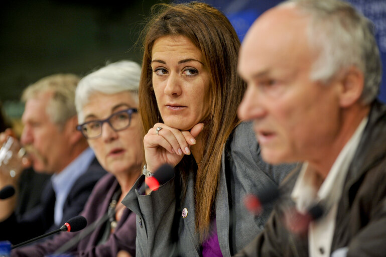 Nuotrauka 13: Press Conference on Green Algae that plague the Coast of Brittany in France.