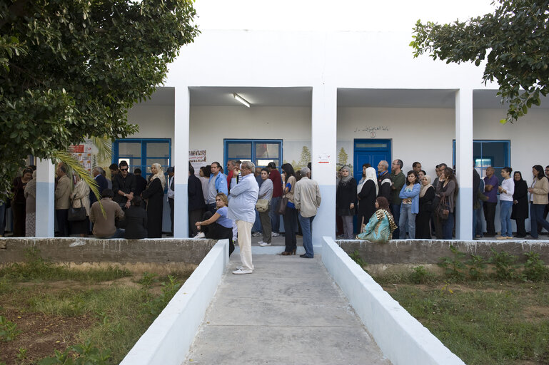 Fotagrafa 1: Day of election of the Tunisian Constituent Assembly in Tunis.