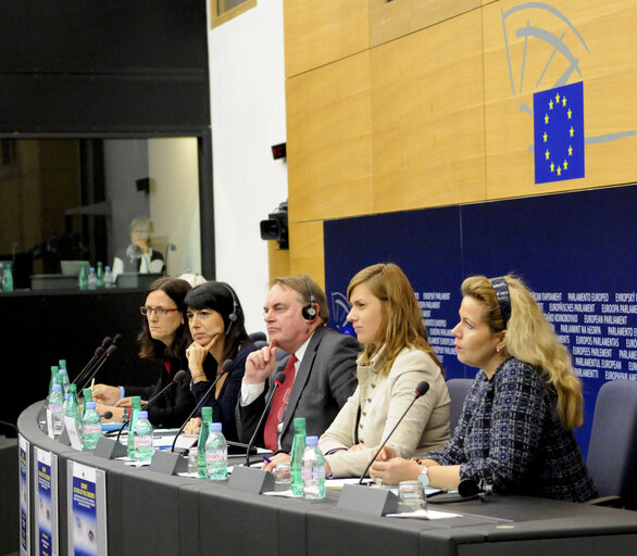 Fotó 2: Press conference on Combatting sexual abuse, sexual exploitation of children and child