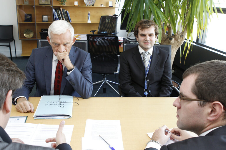 Suriet 4: Jerzy Buzek, EP President, meets Marek Rawski, essay competition winner