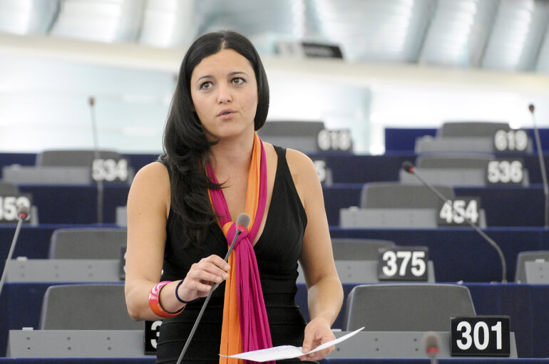 Fotografie 18: MEPs during the Plenary Session in Strasbourg - week 37  - EU position and commitment in advance of the UN high-level meeting on the prevention and control of non-communicable diseases