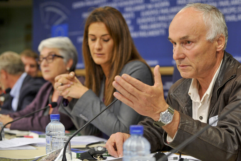 Nuotrauka 16: Press Conference on Green Algae that plague the Coast of Brittany in France.