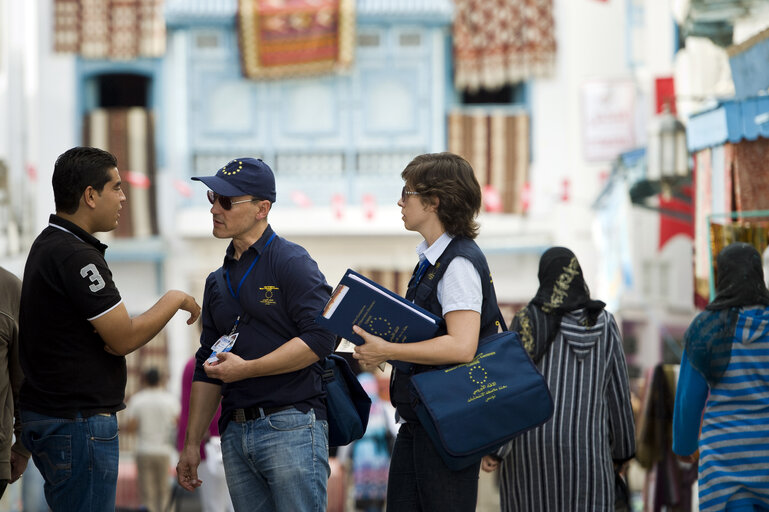 Fotografija 26: Kairouan, Tunisia 20 October 2011  European Union observers Ildiko Kosztolni and Juan RibÛ Chalmeta monitoring in Kairouan.   Following the invitation from the Tunisia interim government, the European Union established an Election Observation Mission to monitor the upcoming elections for a Constituent Assembly scheduled on October 23rd 2011.