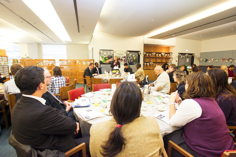 Fotagrafa 5: MEPs & Fair Trade Speech bubble & Speakers and Participants during discussion