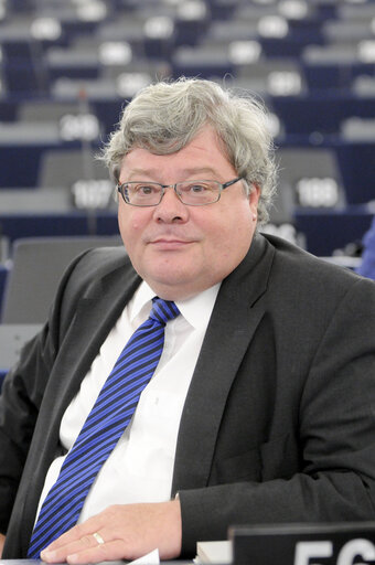 Fotografie 48: MEPs during the Plenary Session in Strasbourg - week 37  - Famine in East Africa