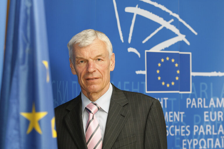 Fotografia 3: Justas Vincas PALECKIS MEP at the EP in Brussels.