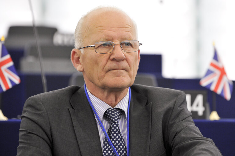 Fotografia 37: MEPs during plenary session in Strasbourg, week 39