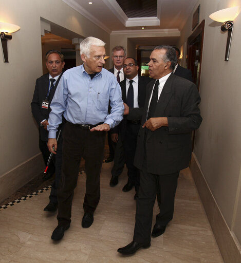 Fotografie 12: Official visit to Libya : Libyan deputy foreign minister walks with EP President